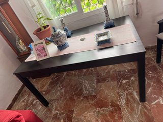 Mesa de Comedor de Madera Negra