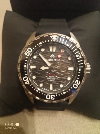 Reloj North Edge Triton Solar titanio