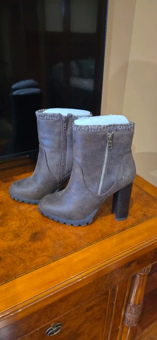 Botines Marrones con Tacón