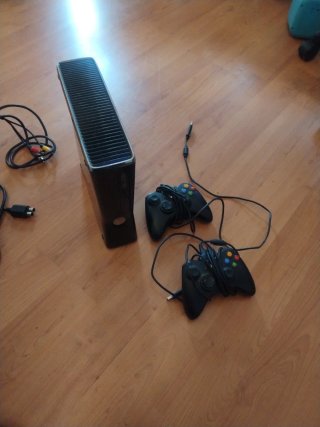 Consola Xbox 360 con 2 mandos