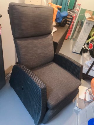 Sillón de Ratán y Tela Negro