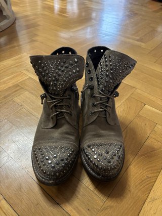Botines Alma en Pena Beige con Pedrería