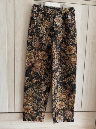 Pantalón flores con abalorios. Coleccion zw woman