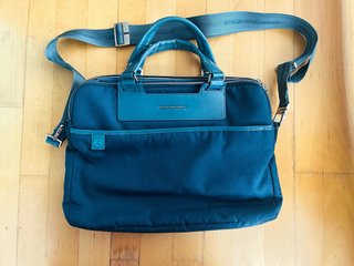 Maletín premium para portátil  Piquadro (299€)