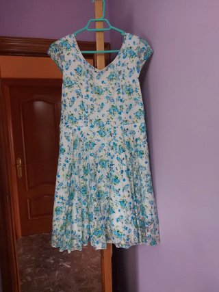 Vestido Estampado Floral Blanco y Azul