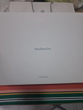 Caja Vacía MacBook Pro con Bolsa Apple
