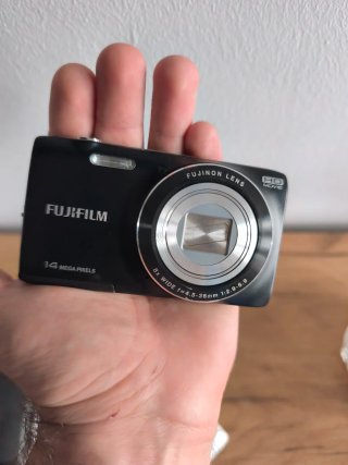 Cámara Digital Fujifilm 14 Megapíxeles