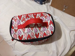 Neceser con Estampado de Corazones