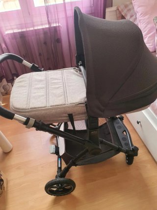 Carrito de bebé con capazo