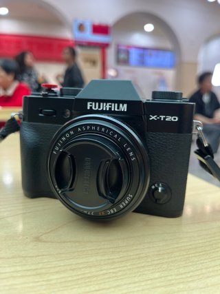 Cámara Fujifilm X-T20 con Objetivo 18-55