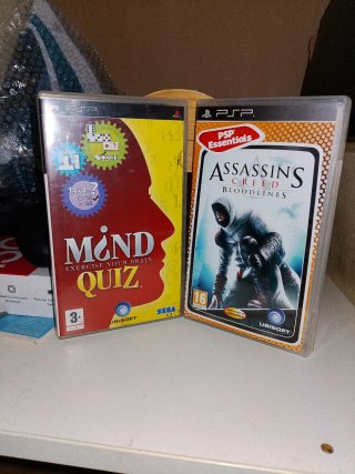 2 Juegos PSP: Mind Quiz y Assassin's Creed