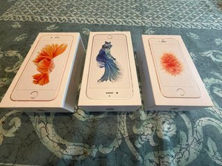 Lote 3 iPhones: 2 iPhone 6s y 1 iPhone SE