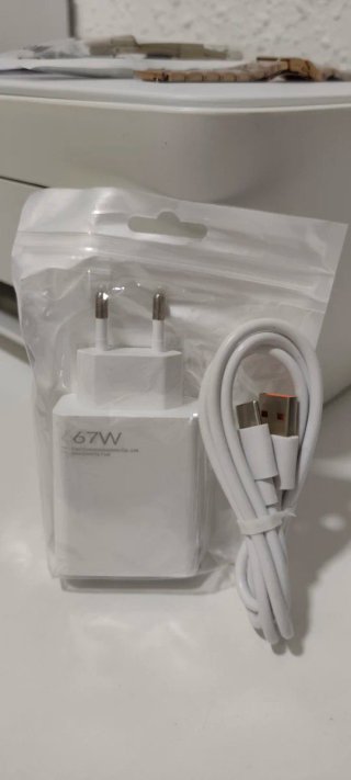 Cargador 67W con Cable USB