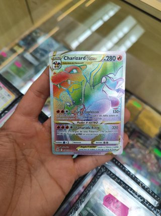 Carta Pokémon Charizard V-ASTRO 174/172
