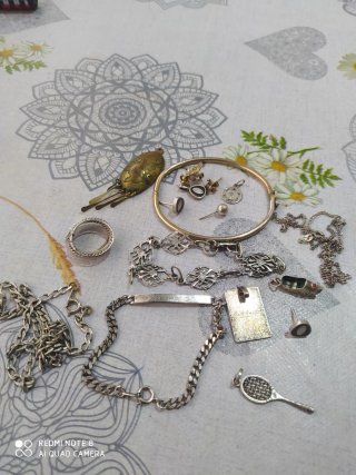 Conjunto de joyas variadas