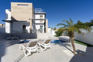 Casa pareada en venta en Campos de Golf - Villa Martin - Los Dolses en Orihuela