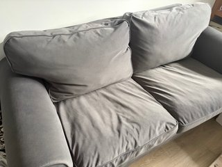 Sofá EKTORP 2 plazas gris URGE