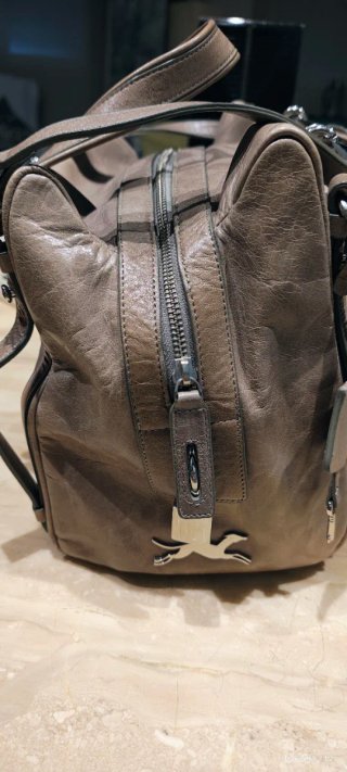 Bolso Bimba y Lola Color Bison, dos tipos de asas.
