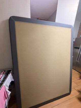 Somier Tapizado Beige y Gris 150cm