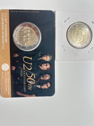 Lote 2 Monedas Conmemorativas: U2 y Portugal