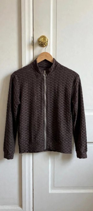 Chaqueta deportiva gris TS estampado colmena abeja