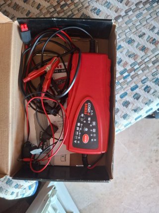 Cargador de Baterías Ferve F-2507 12V