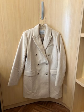 Chaqueta Stradivarius Beige