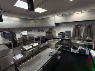 Maquinaria de cocina profesional completa