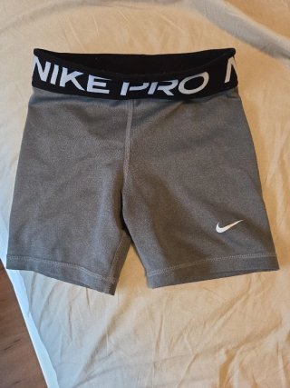 Pantalón corto Nike Pro gris talla 10/12
