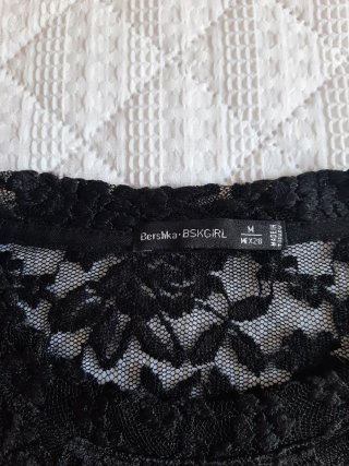 Top de encaje negro Bershka