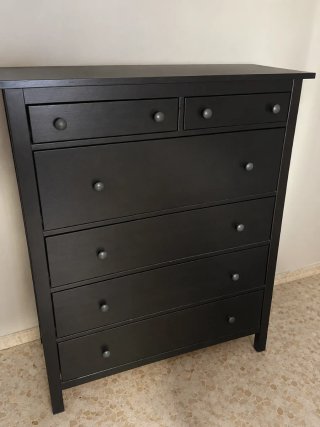 Cómoda Negra de Madera