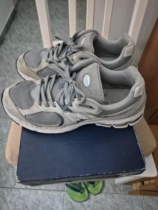 Zapatillas New Balance Grises