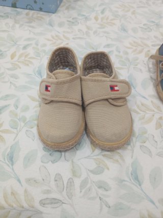 Zapatos de lona para niño talla 22