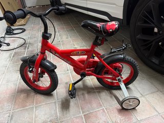 Bicicleta Infantil Roja con Ruedines 12”