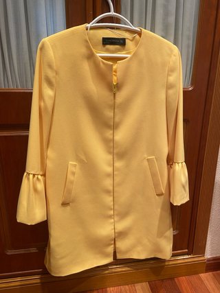 Abrigo Amarillo Zara Talla M