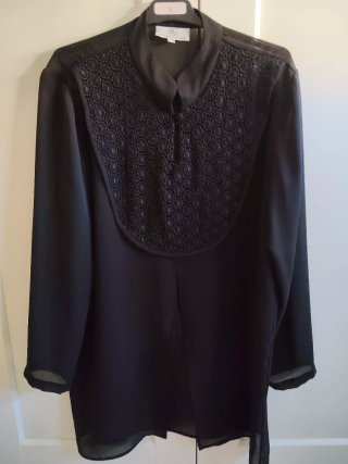 Blusón Negro con Detalle de Encaje