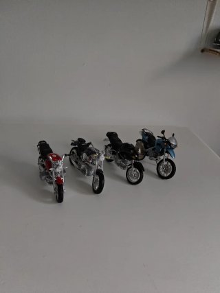 Lote 4 Motos a Escala BMW Maisto