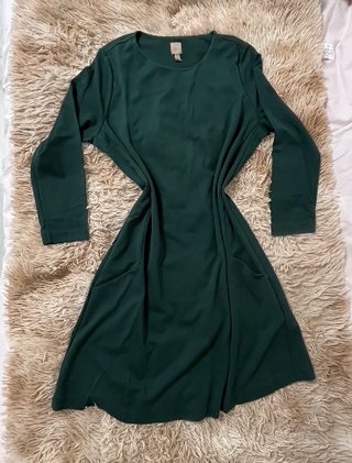 Vestido verde botella de manga larga con bolsillos