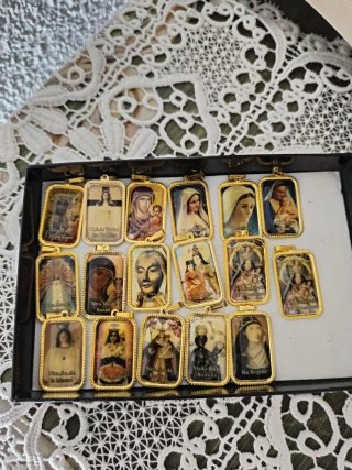 Lote de 17 Medallas Religiosas