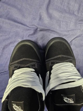 Zapatillas Vans Knu Skool Negras y Blancas