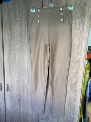 Pantalón Beige Efecto Piel