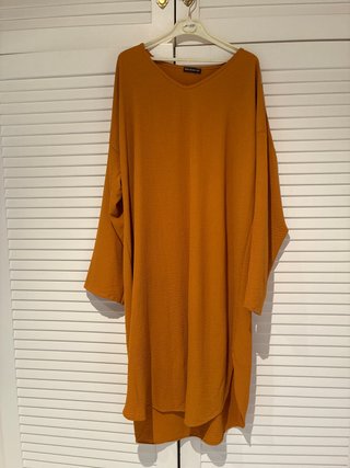 Vestido amplio color ocre