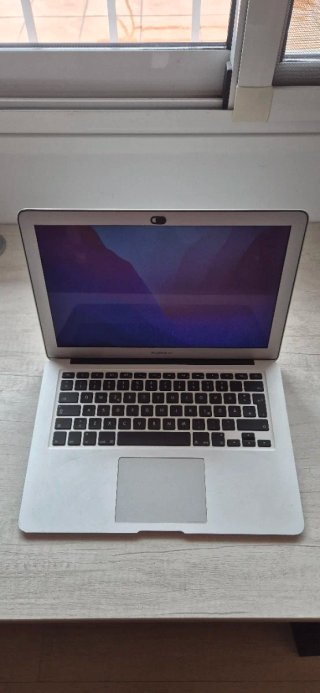 MacBook Air 13 (2017) i7 8GB RAM