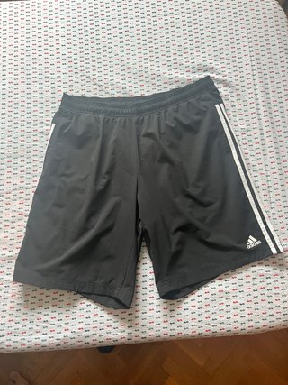 Pantalón corto Adidas negro