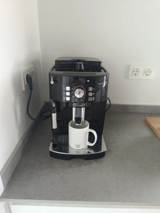 Cafetera Superautomática DeLonghi Magnifica S