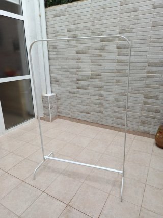 Burro para ropa blanco