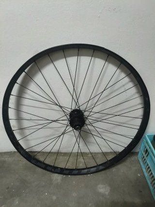Rueda de 29 pulgadas para piezas, aro dañado