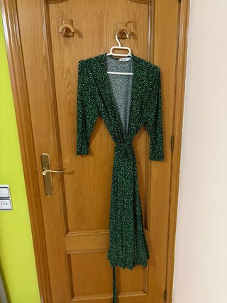 Vestido cruzado verde estampado