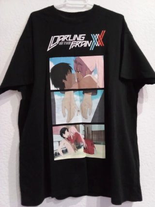 Camiseta Darling in the Franxx Bershka