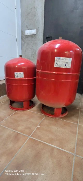2 Vasos de expansión / Acumuladores